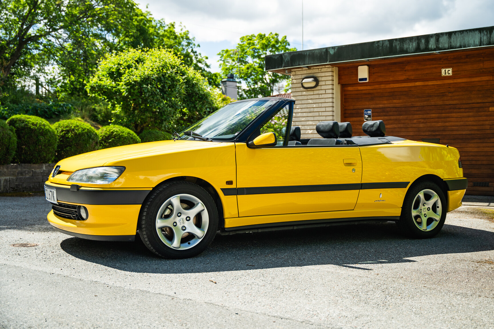 Exterior image of 1997 Peugeot 306 Cabriolet