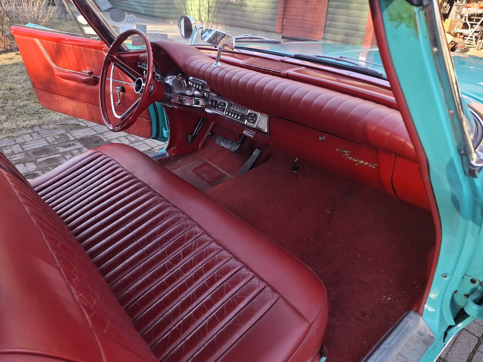 Interior image of 1961 Chrysler Newport Cabriolet
