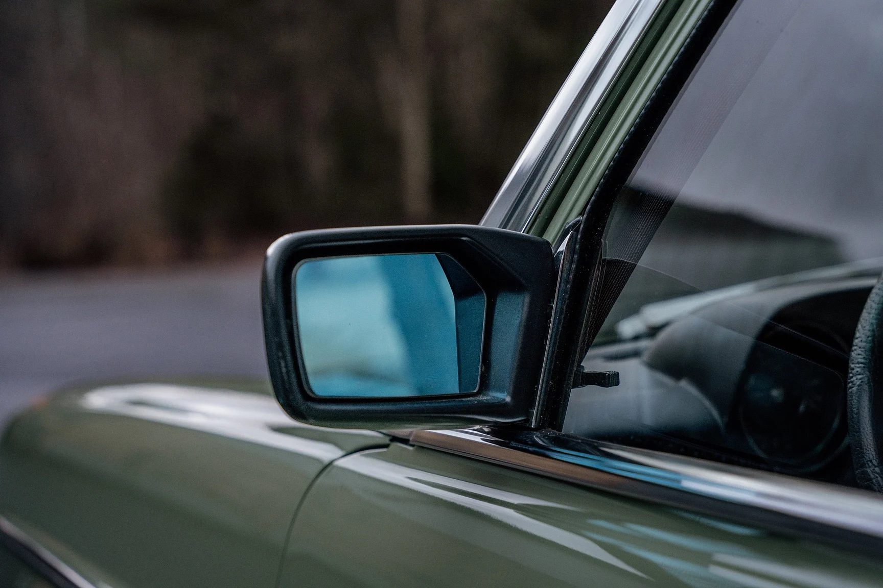 Exterior image of 1975 Mercedes-Benz 240 D 3.0 (25)