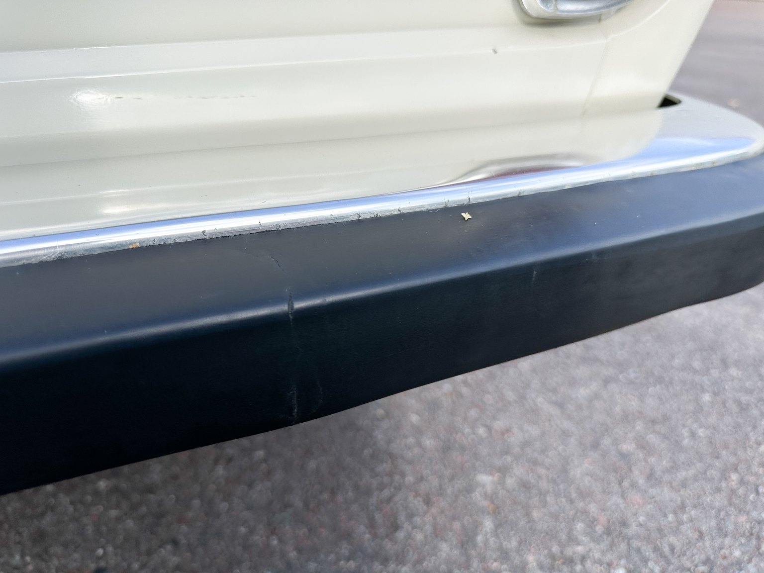 Exterior image of 1967 Volvo 144 1.8 