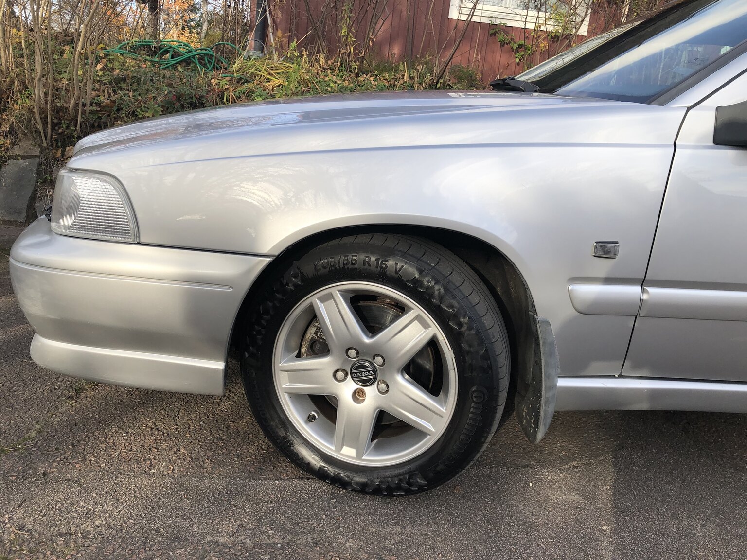 Exteriörbild på 1998 Volvo V70 R AWD