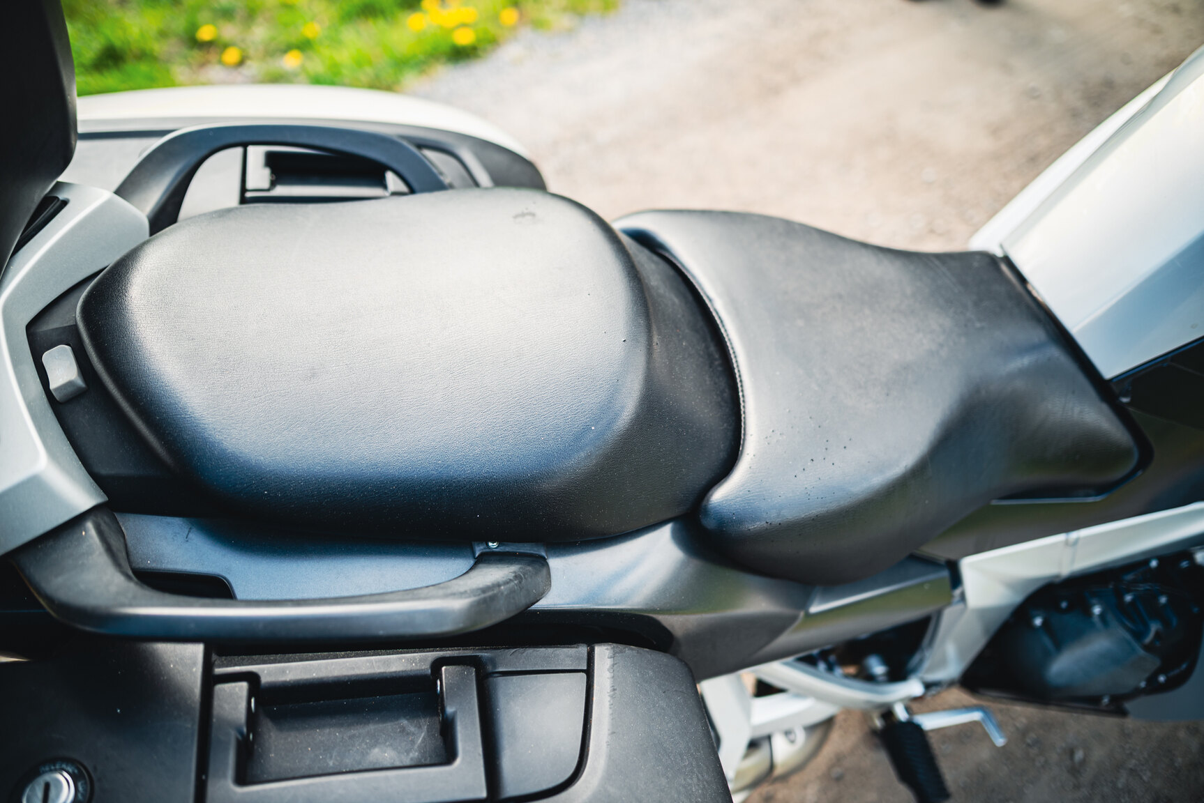 Exterior image of 2006 BMW K 1200 GT 