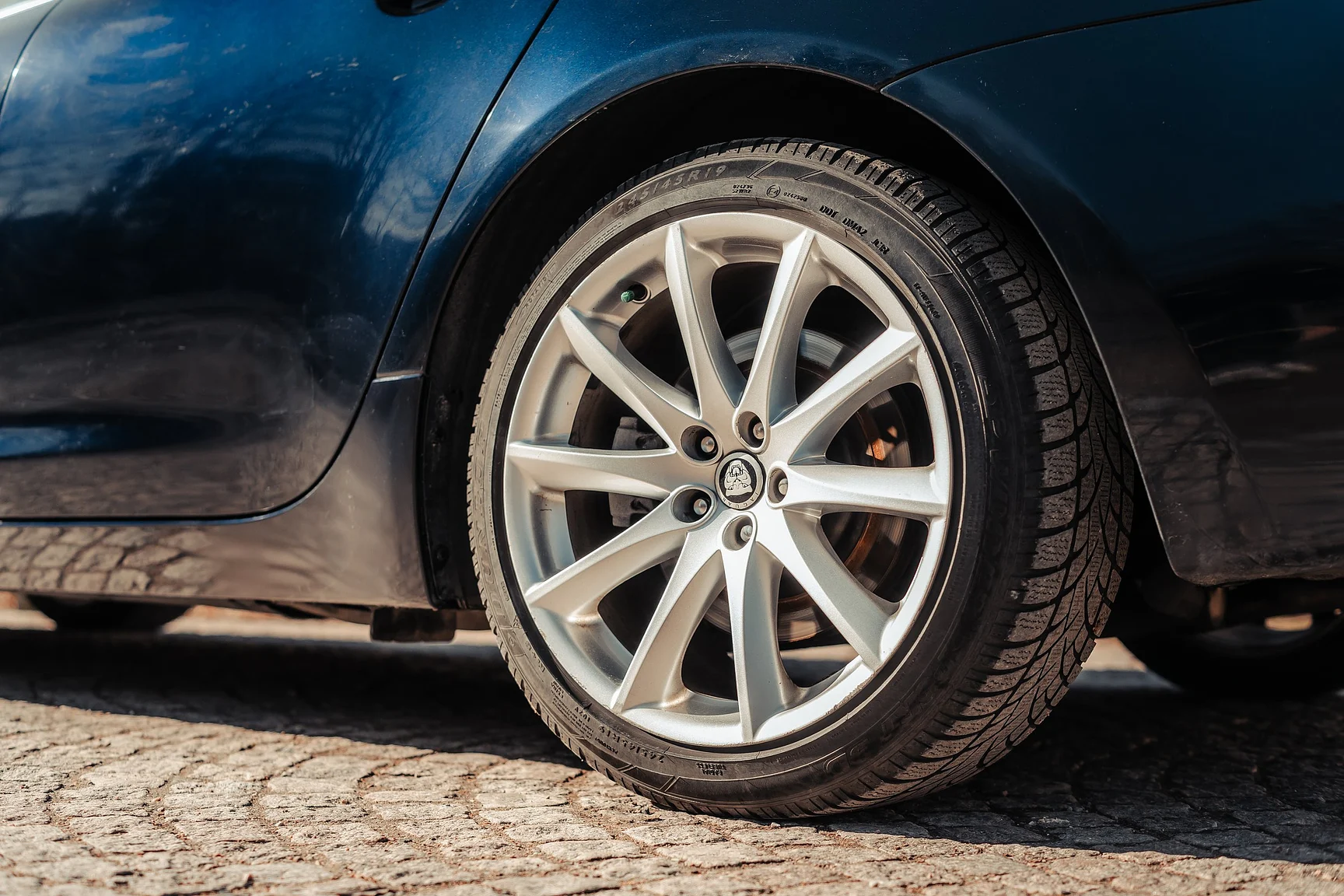 Exterior image of 2012 Jaguar XJ (68)