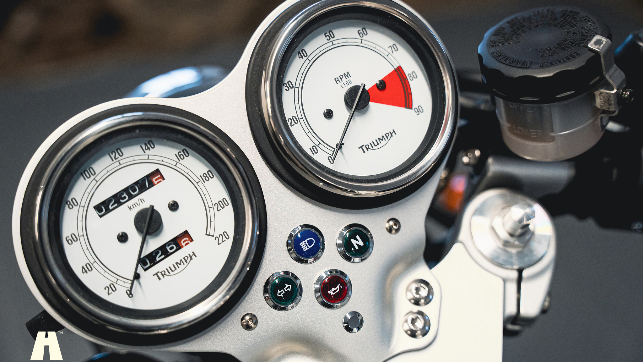 Exterior image of 2007 Triumph Thruxton 900 (21)