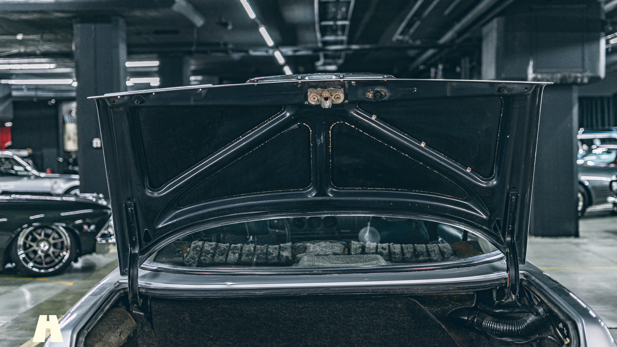 Interiörbild 1974 Mercedes SLC450 Project