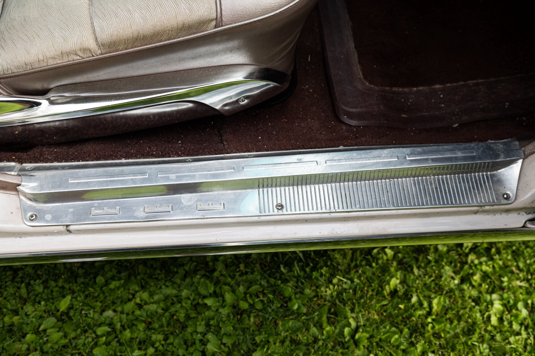Interior image of 1962 Chrysler New Yorker