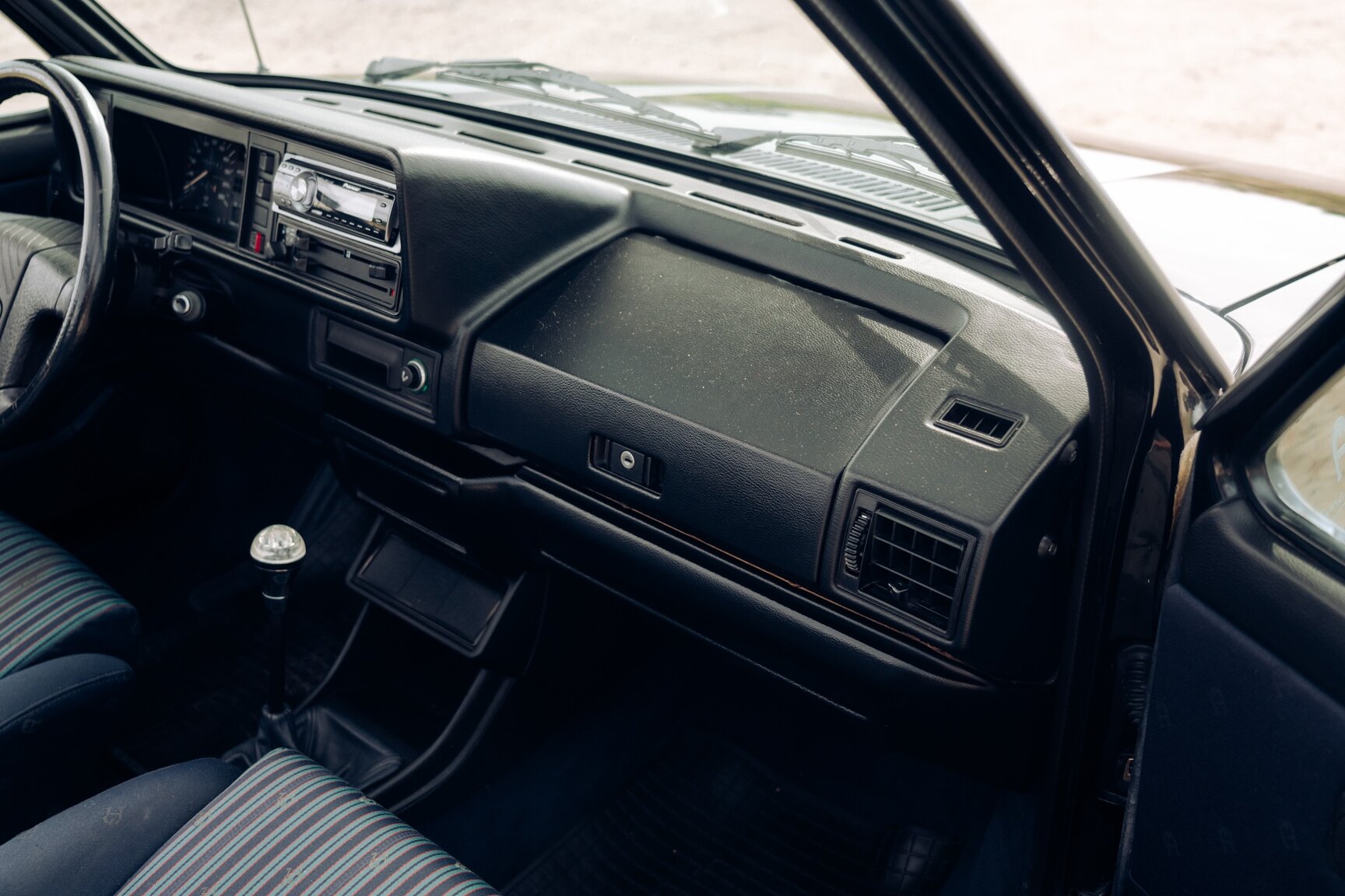 Interiörbild 1991 VW Golf Cabriolet "Etienne Aigner Edition"