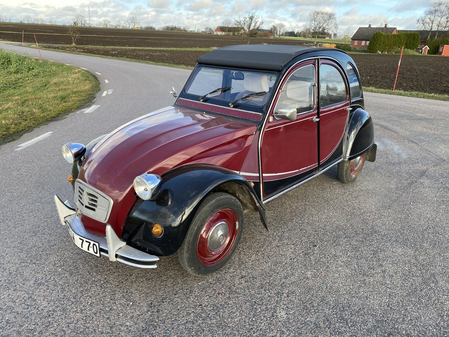 Exterior image of 1986 Citroën 2CV6 Charleston