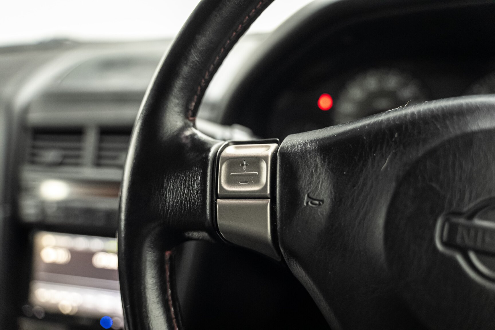 Interiörbild 2000 Nissan Skyline R34 GT-T Coupé