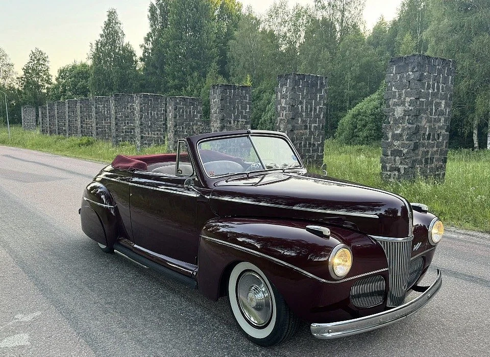 Exteriörbild på 1941 Ford Super De Luxe Cabriolet (24)