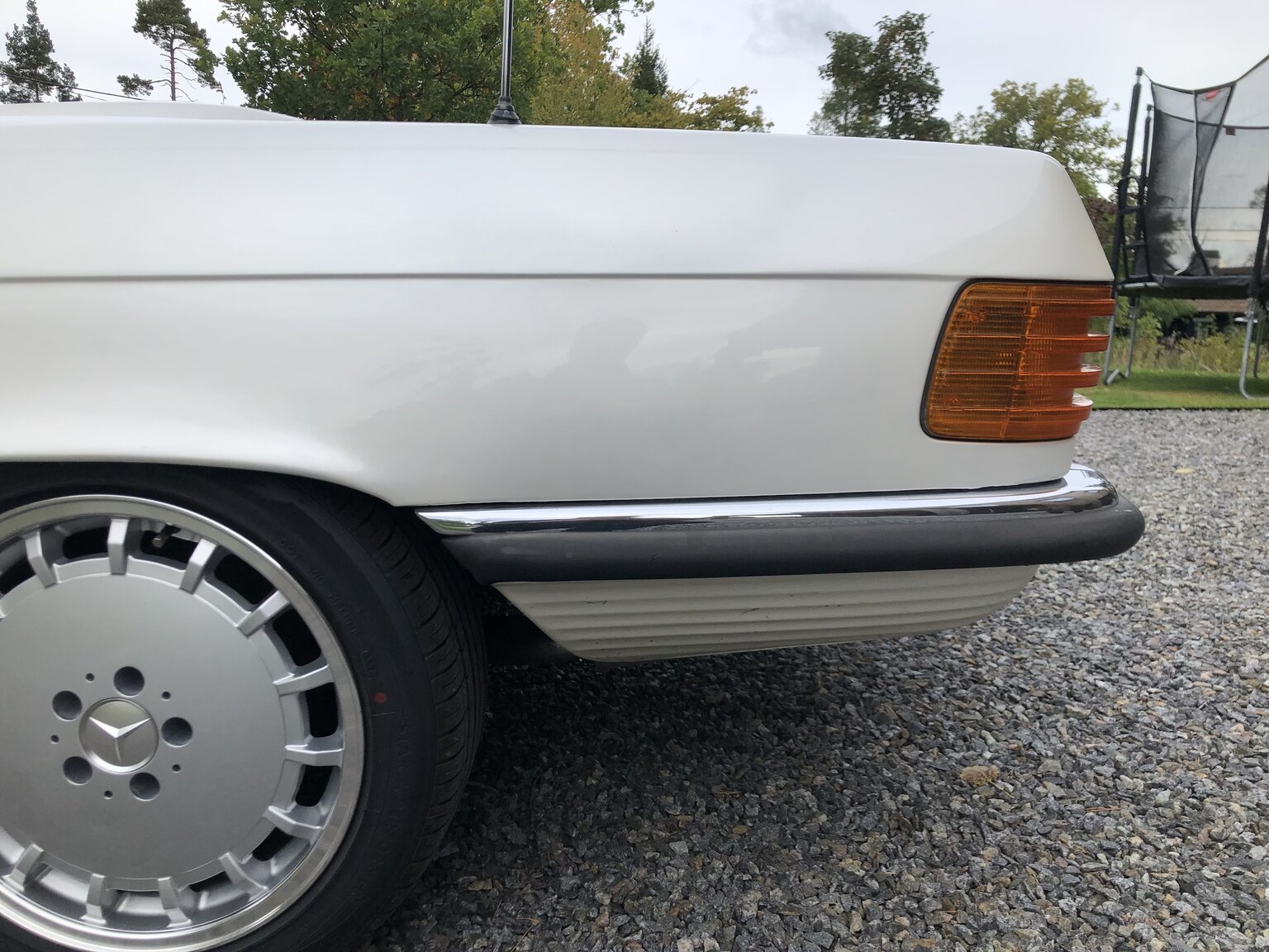 Exteriörbild på 1972 Mercedes-Benz 350 SL