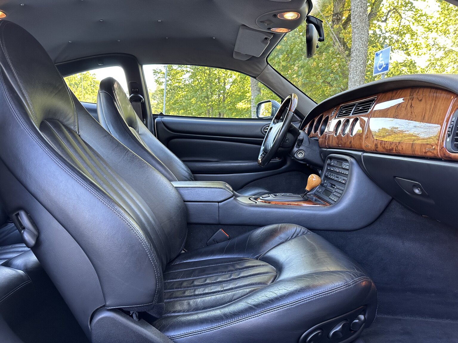 Interiörbild 2000 Jaguar XK 8