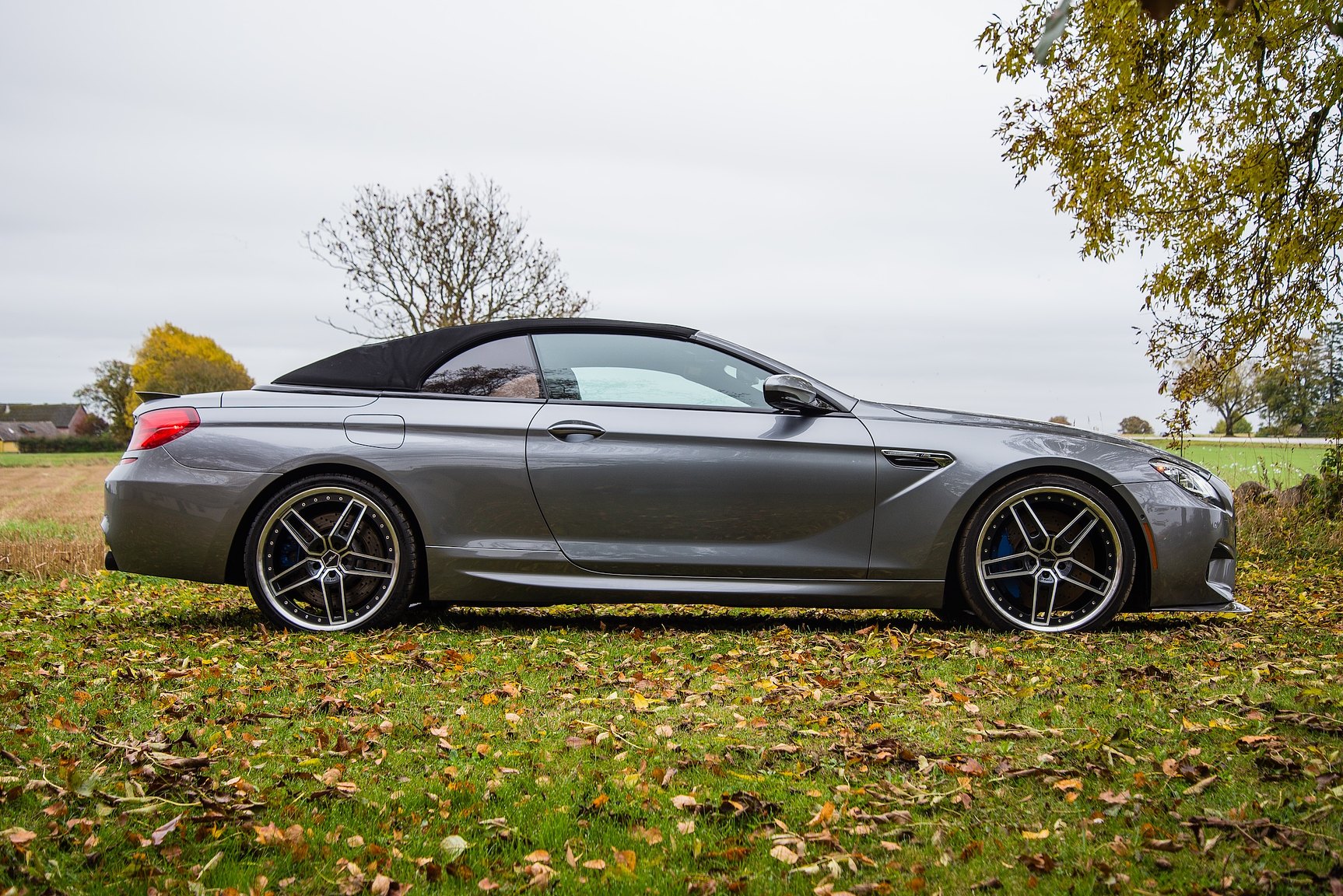Exterior image of 2014 BMW M6C