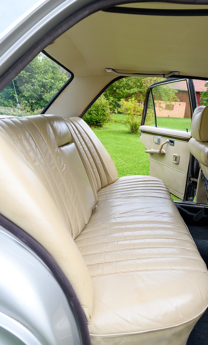 Interior image of 1969 Mercedes-Benz 300 SEL