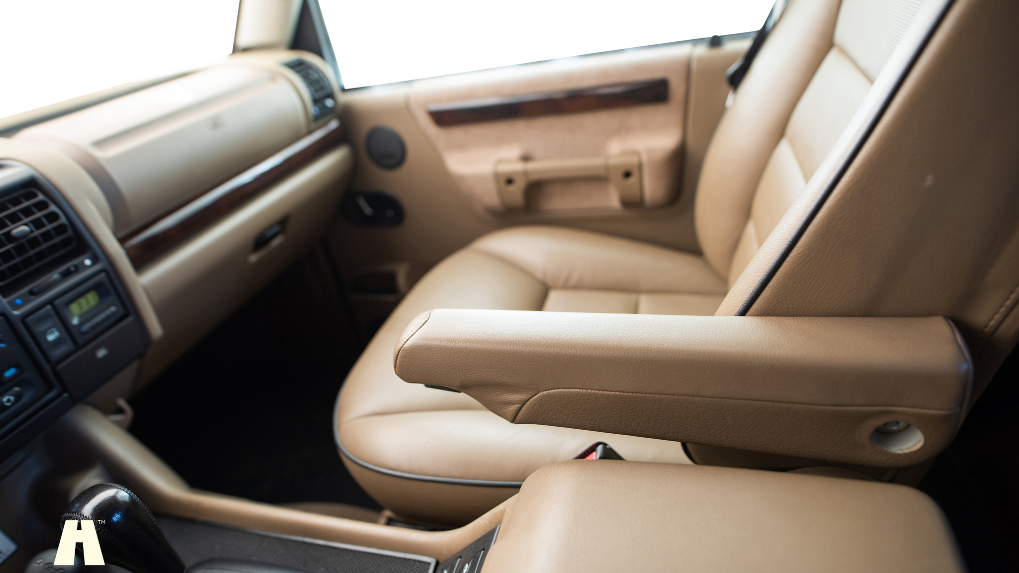 Interior image of 1999 Land Rover Discovery 2