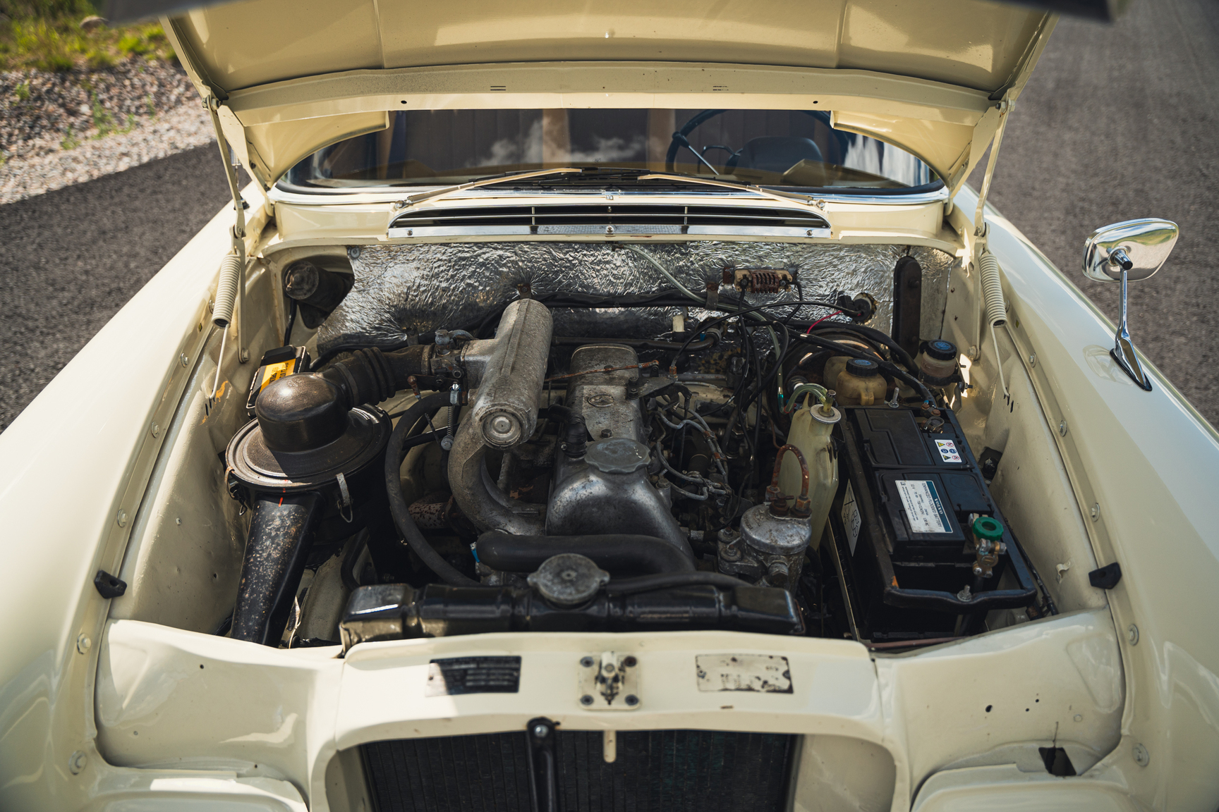 Image of 1966 Mercedes-Benz 200 D "Heckflosse" mechanics