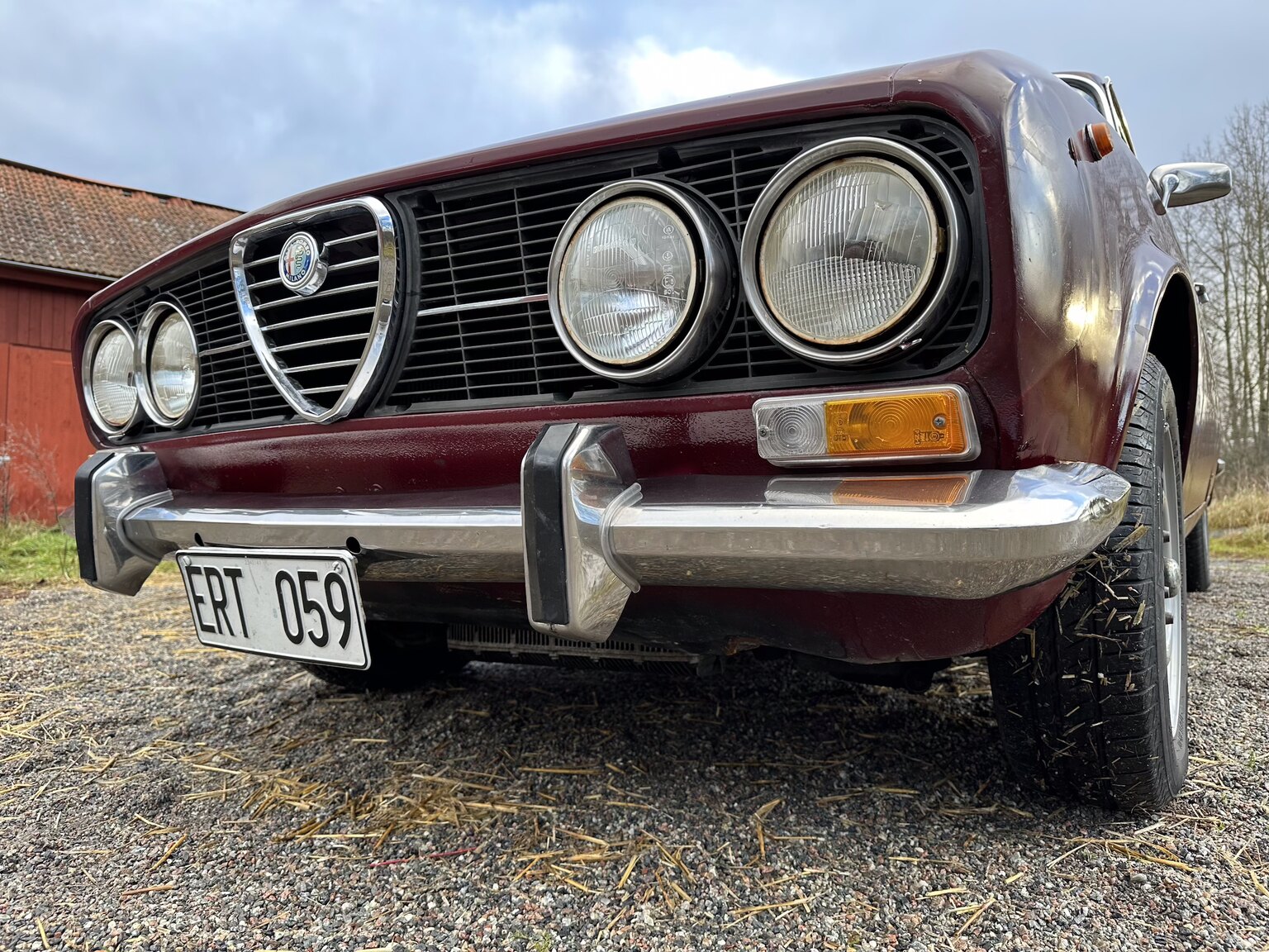 Exteriörbild på 1973 Alfa Romeo Berlina 2000