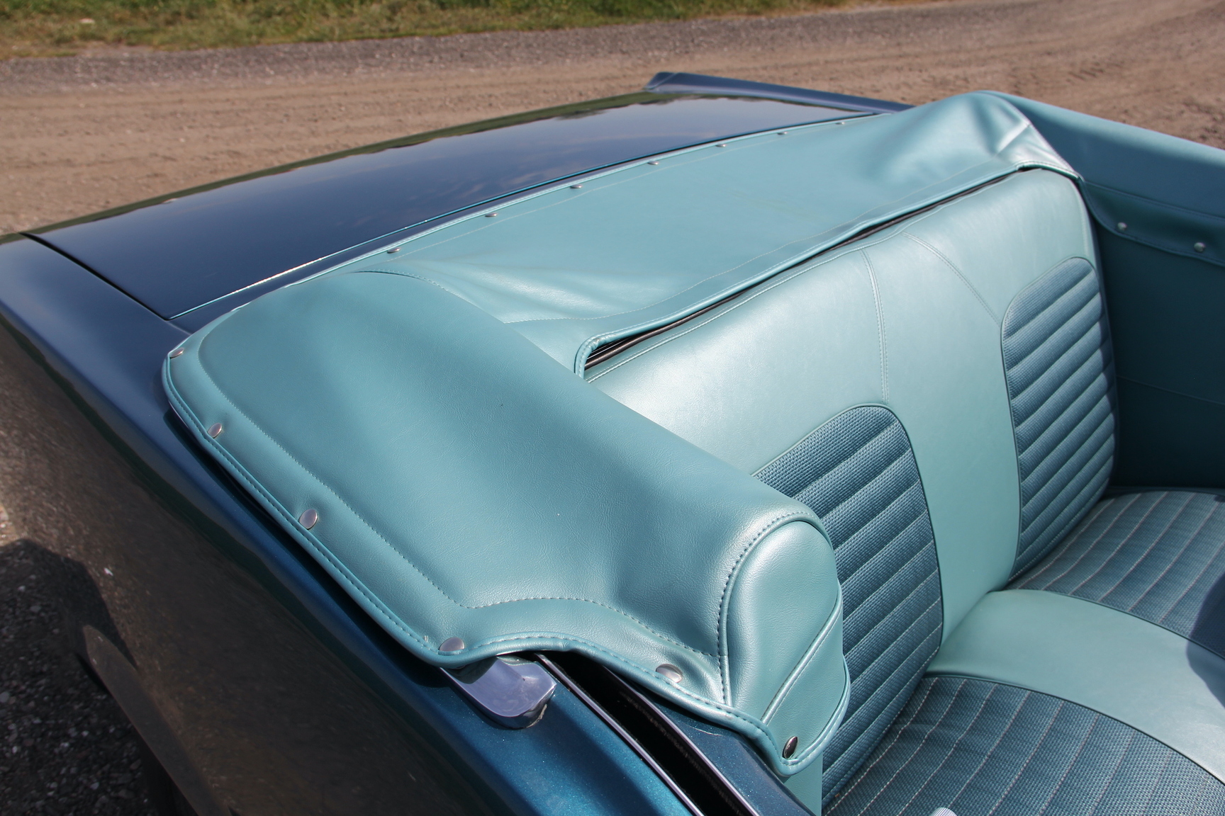 Interior image of 1966 Ford Mustang 289 Cabriolet (51)