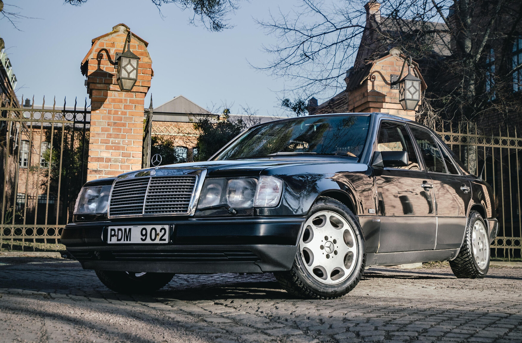 Interiörbild 1991 Mercedes-Benz 300E-24