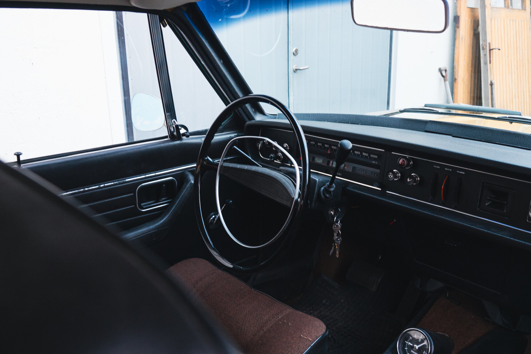 Innenraumfoto von 1971 Volvo 144 2.0 Automat