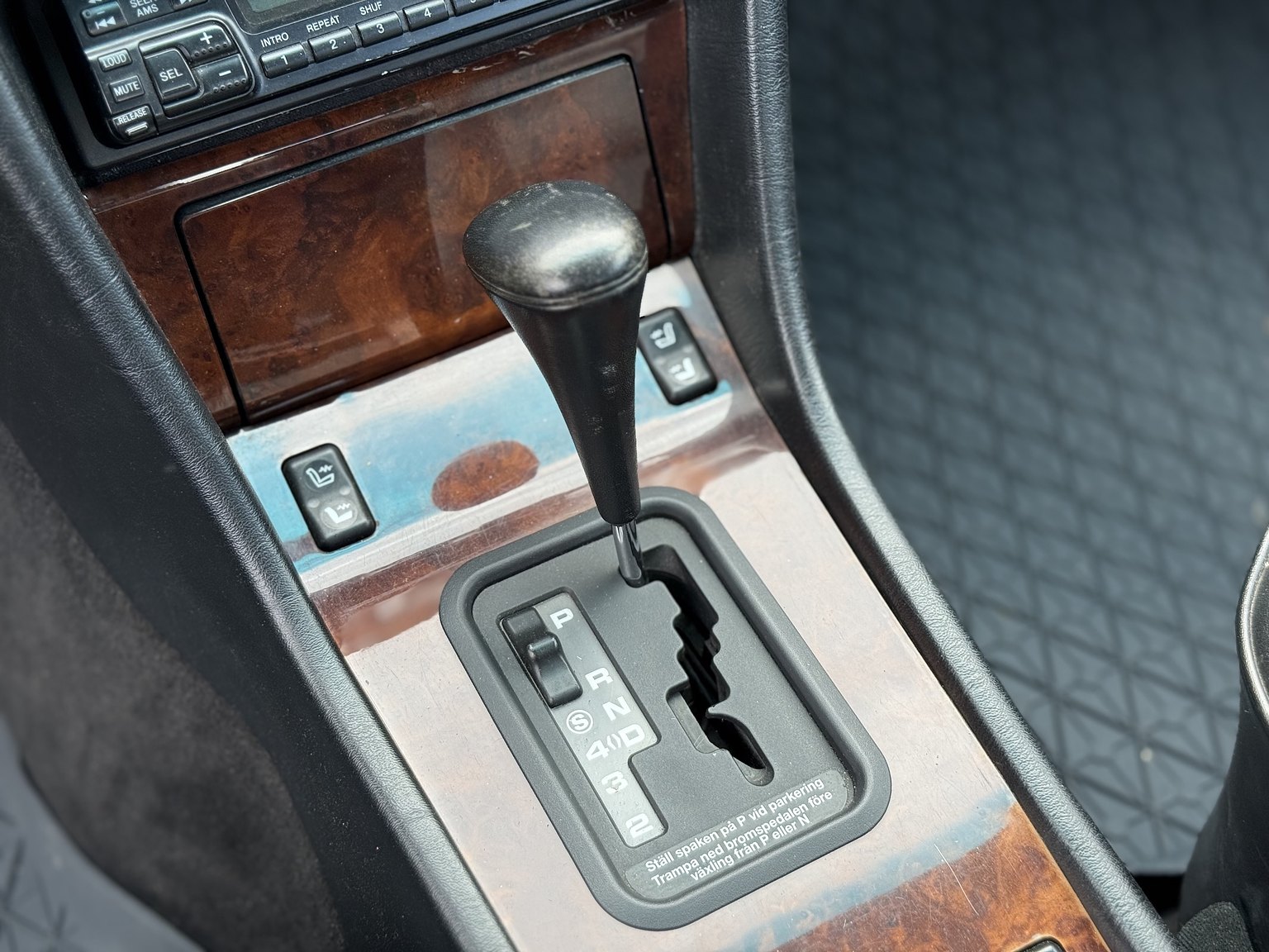 Interior image of 1990 Mercedes-Benz 300CE-24