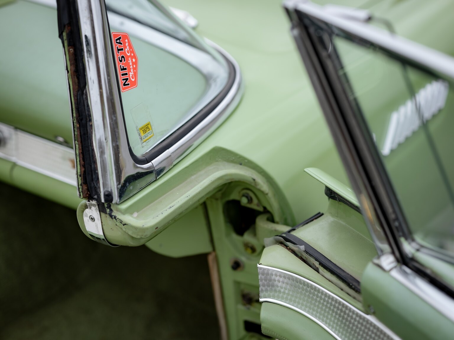Interior image of 1956 Ford Thunderbird (8)