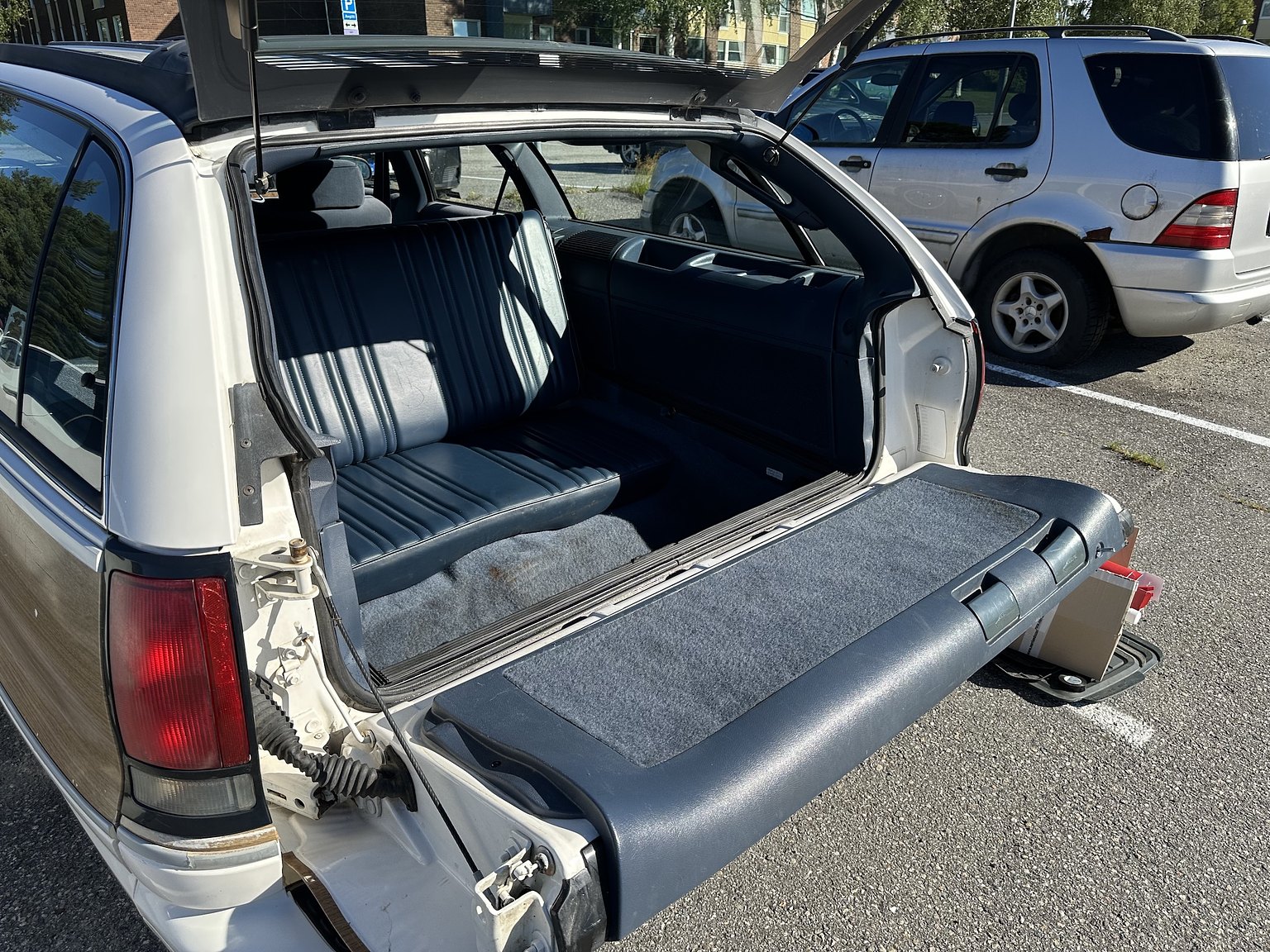 Interior image of 1993 Chevrolet Caprice Classic Wagon 5.7 V8 