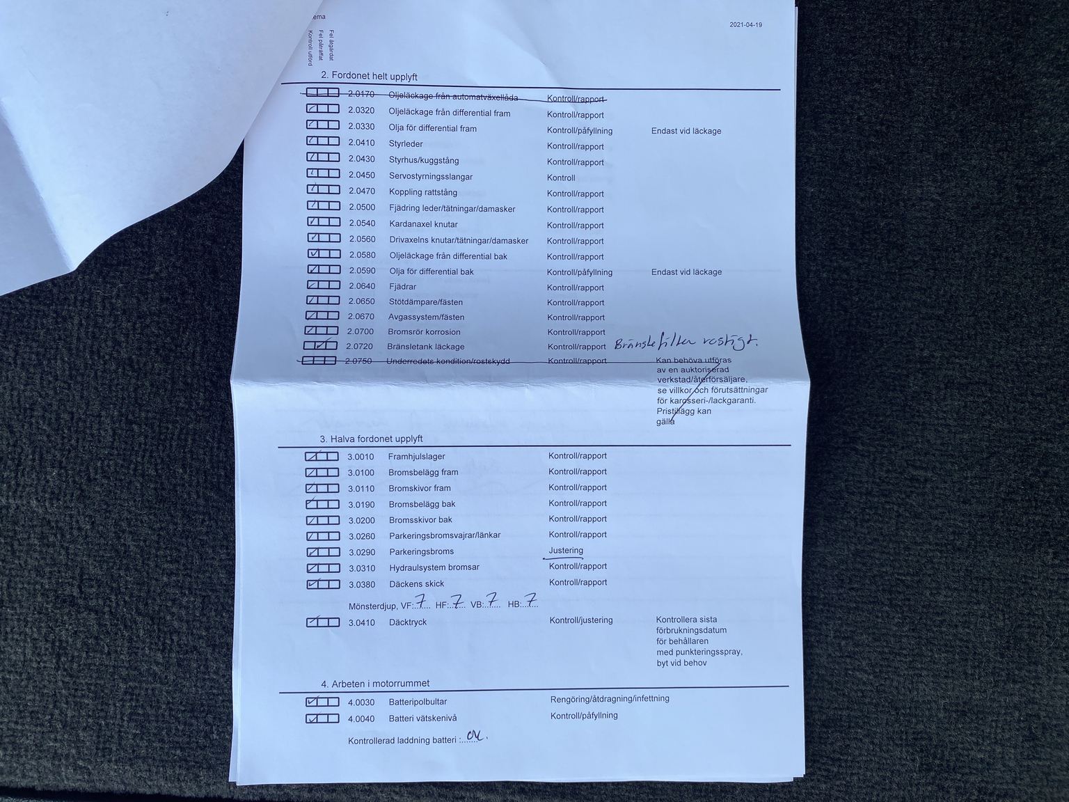 Documentation for 2005 Volvo V70 R AWD (14)