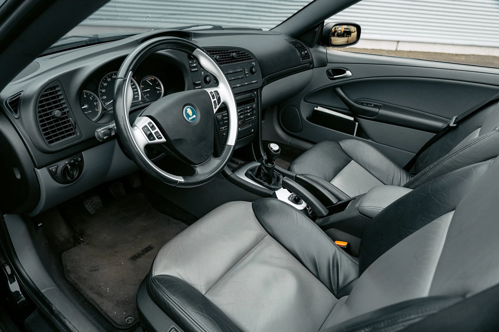 Innenraumfoto von 2004 SAAB 9-3 Aero 2.0T Cabriolet (1)