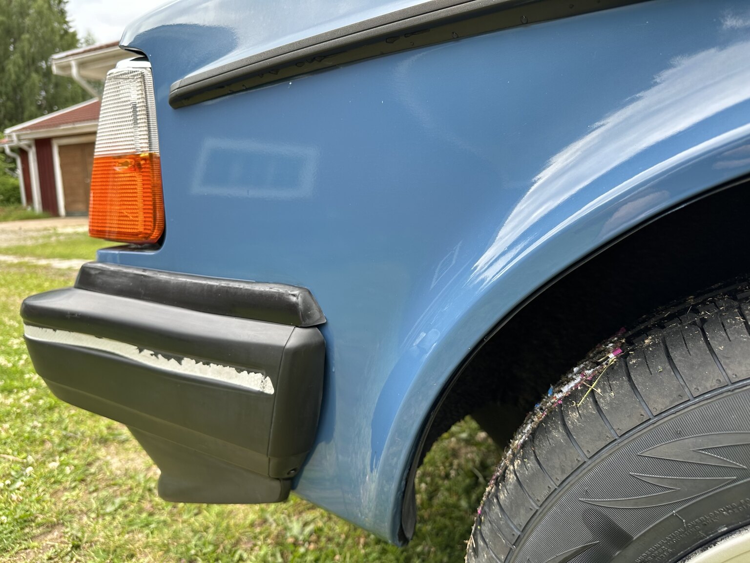 Exteriörbild på 1986 Volvo 244