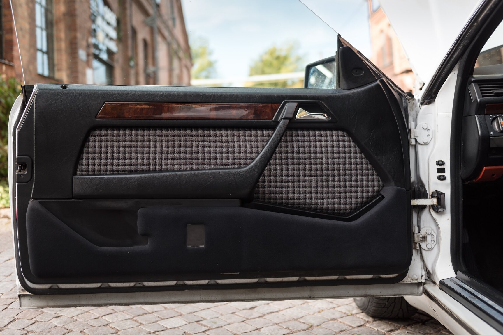 Interior image of 1992 Mercedes-Benz 300CE-24V 