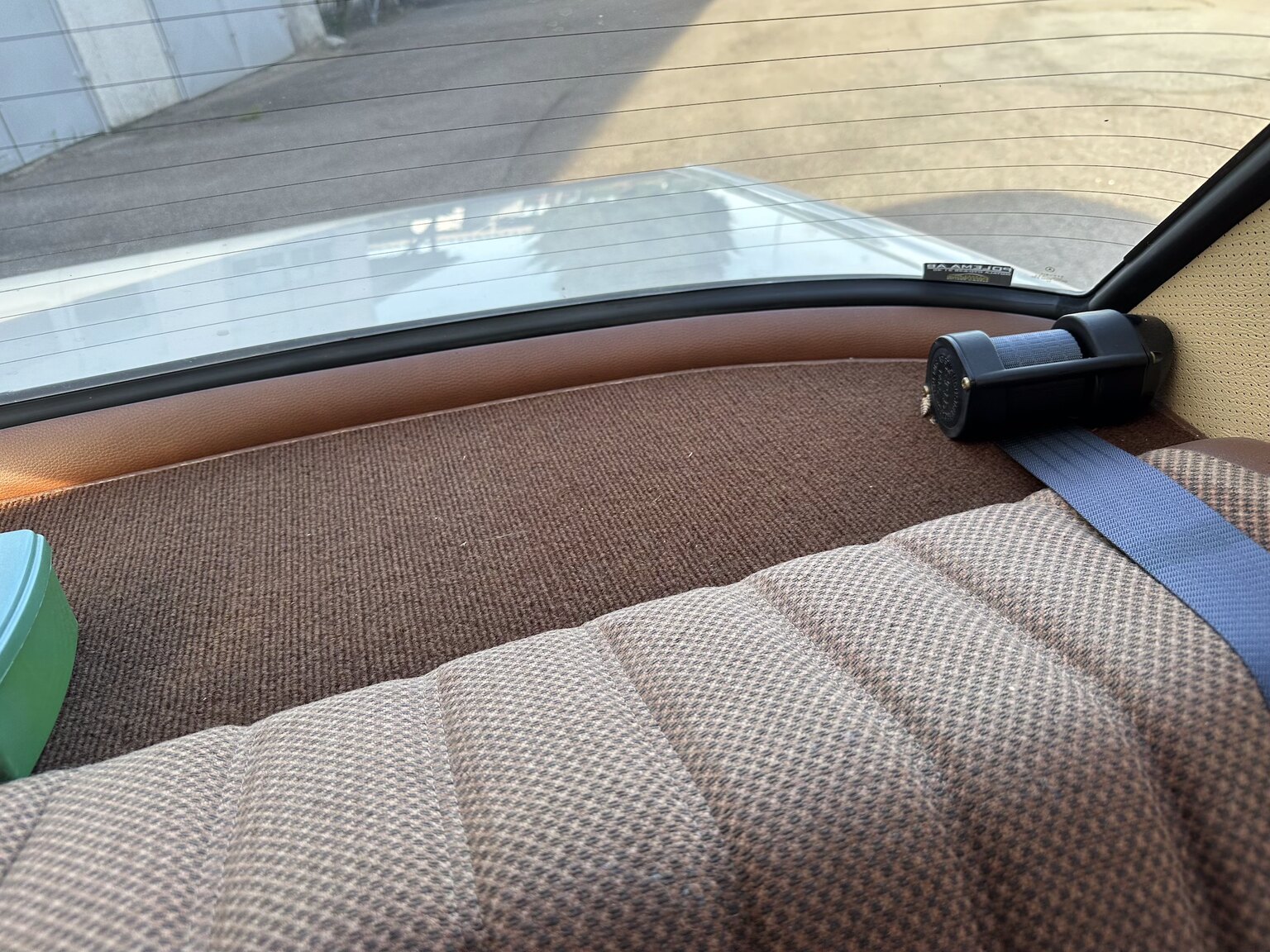 Innenraumfoto von 1975 Mercedes Benz 200