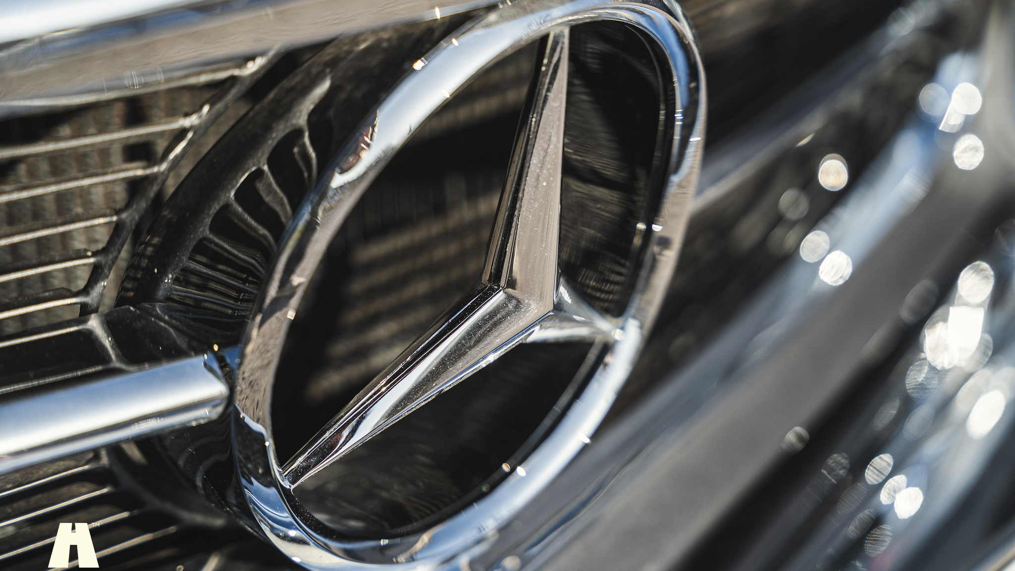 Exterior image of 1970 Mercedes 280 SL Pagoda (53)