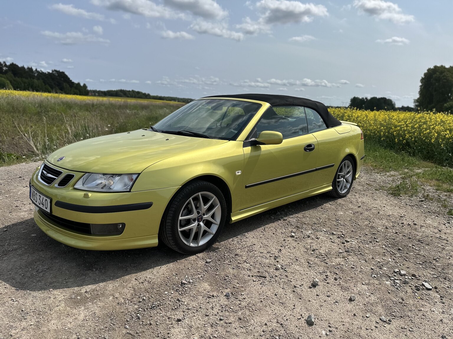 Exterior image of 2004 SAAB 9.3 Aero Convertible 2.0T