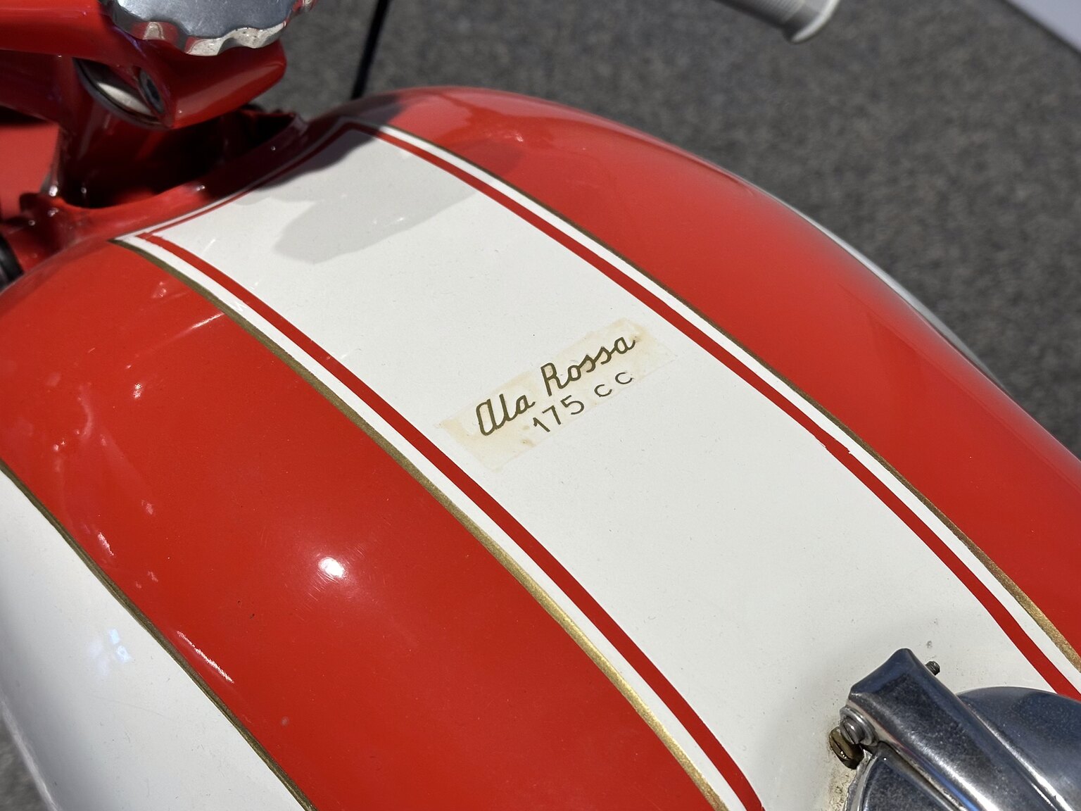 Exteriörbild på 1963 Aermacchi Harley-Davidson Ala Rossa