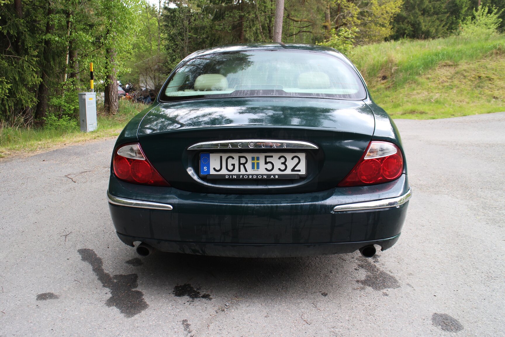 Exterior image of 1999 Jaguar S-Type V6