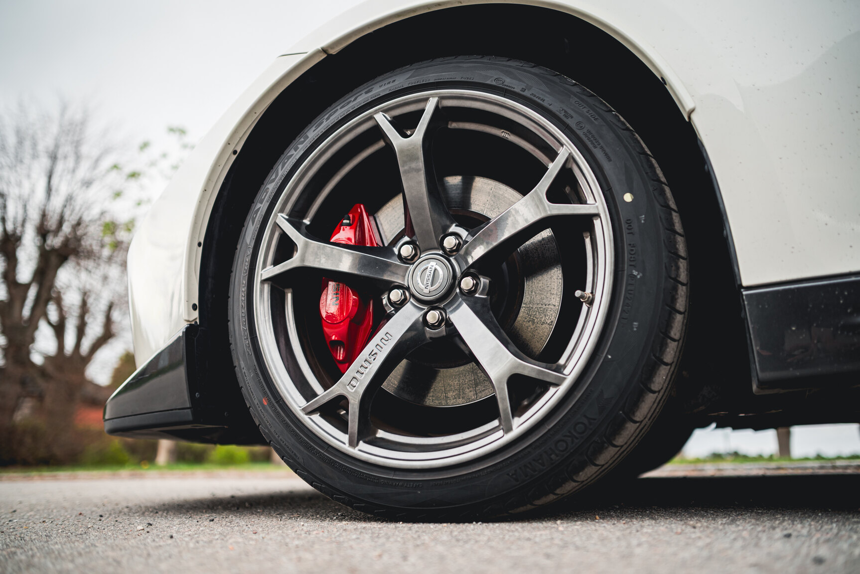 Exterior image of 2014 Nissan 370Z Nismo