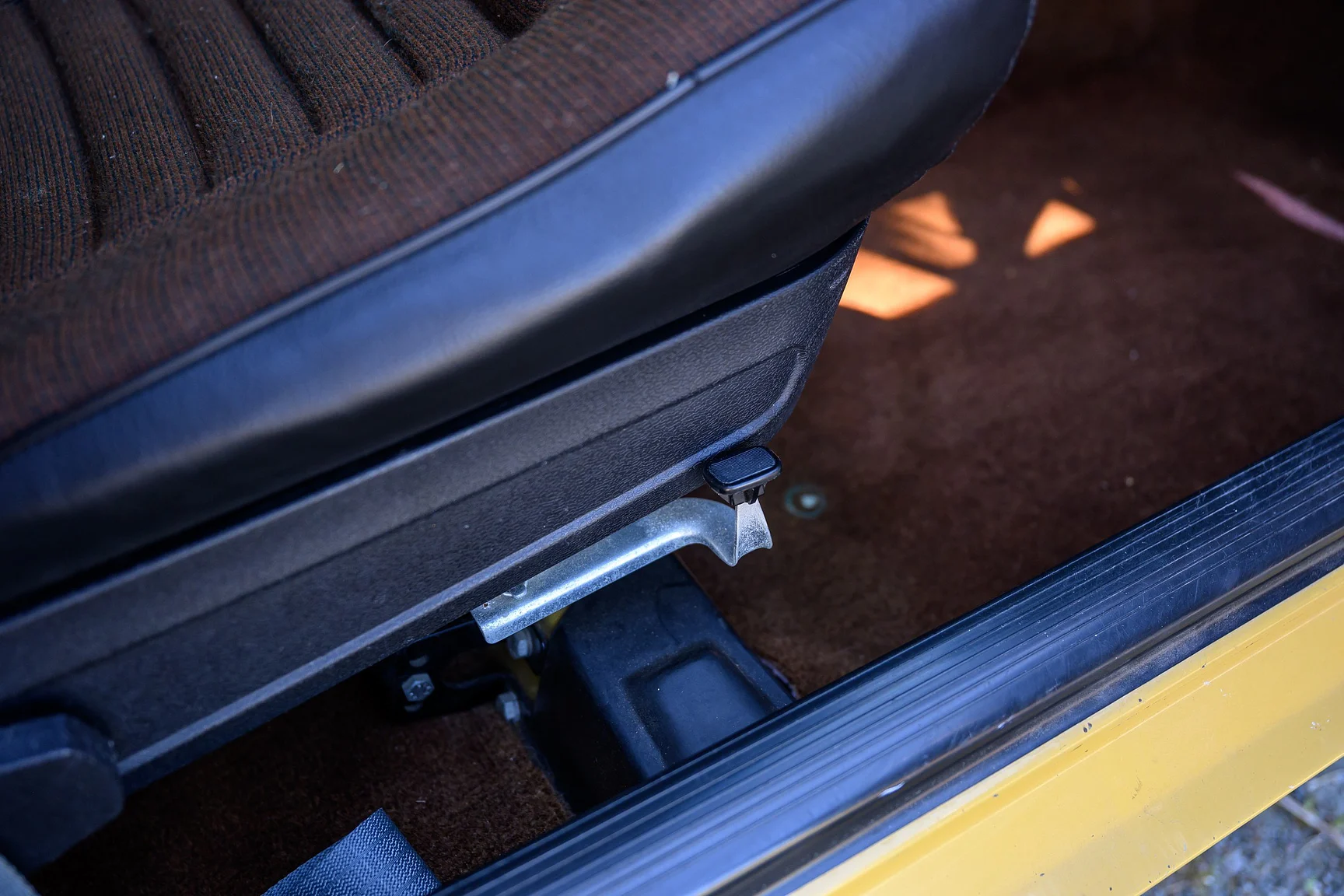 Interior image of 1971 Volvo 144 2.0 Automatic (12)