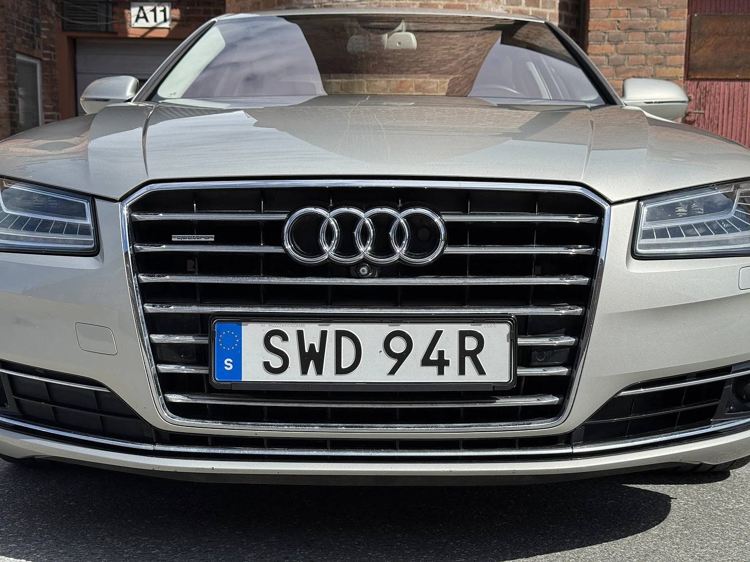 Exterior image of 2014 Audi A8 4.0 TFSI (4)