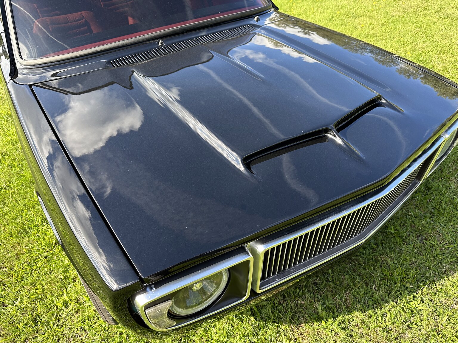 Aussenfoto 1969 Volvo 144 custom