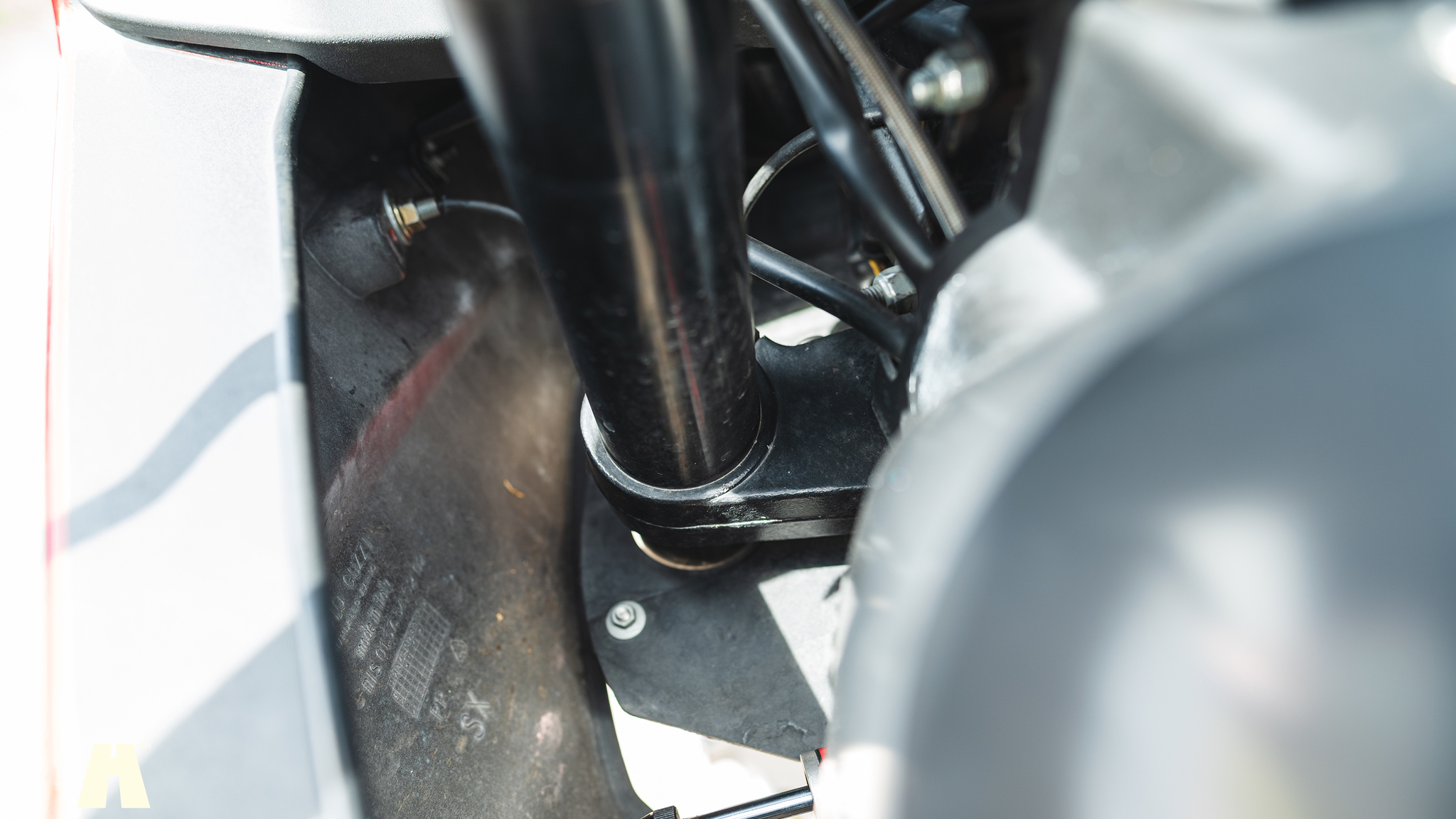 Image of 2002 Moto Guzzi V11 Le Mans mechanics (1)