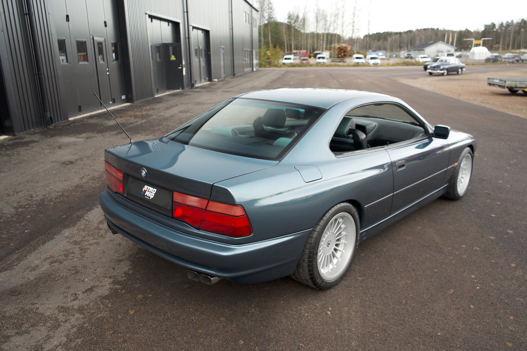 Exteriörbild på 1992 BMW 850i 6-speed manual - NO RESERVE