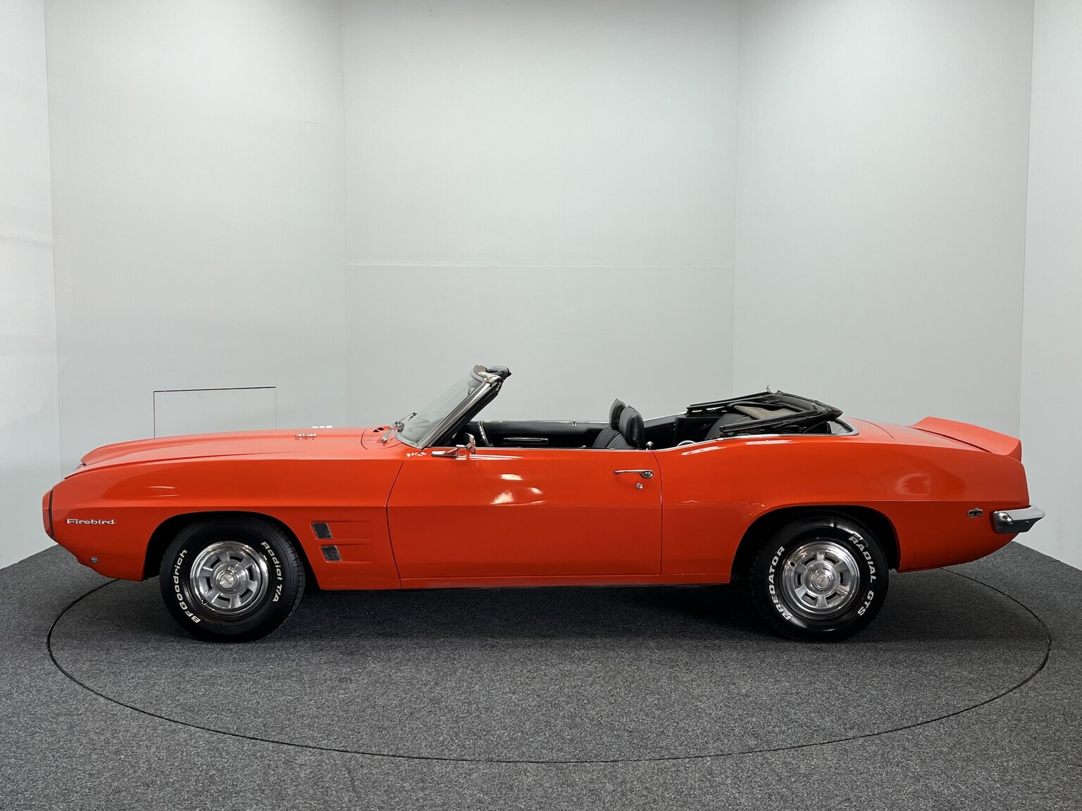 Exteriörbild på 1969 Pontiac Firebird