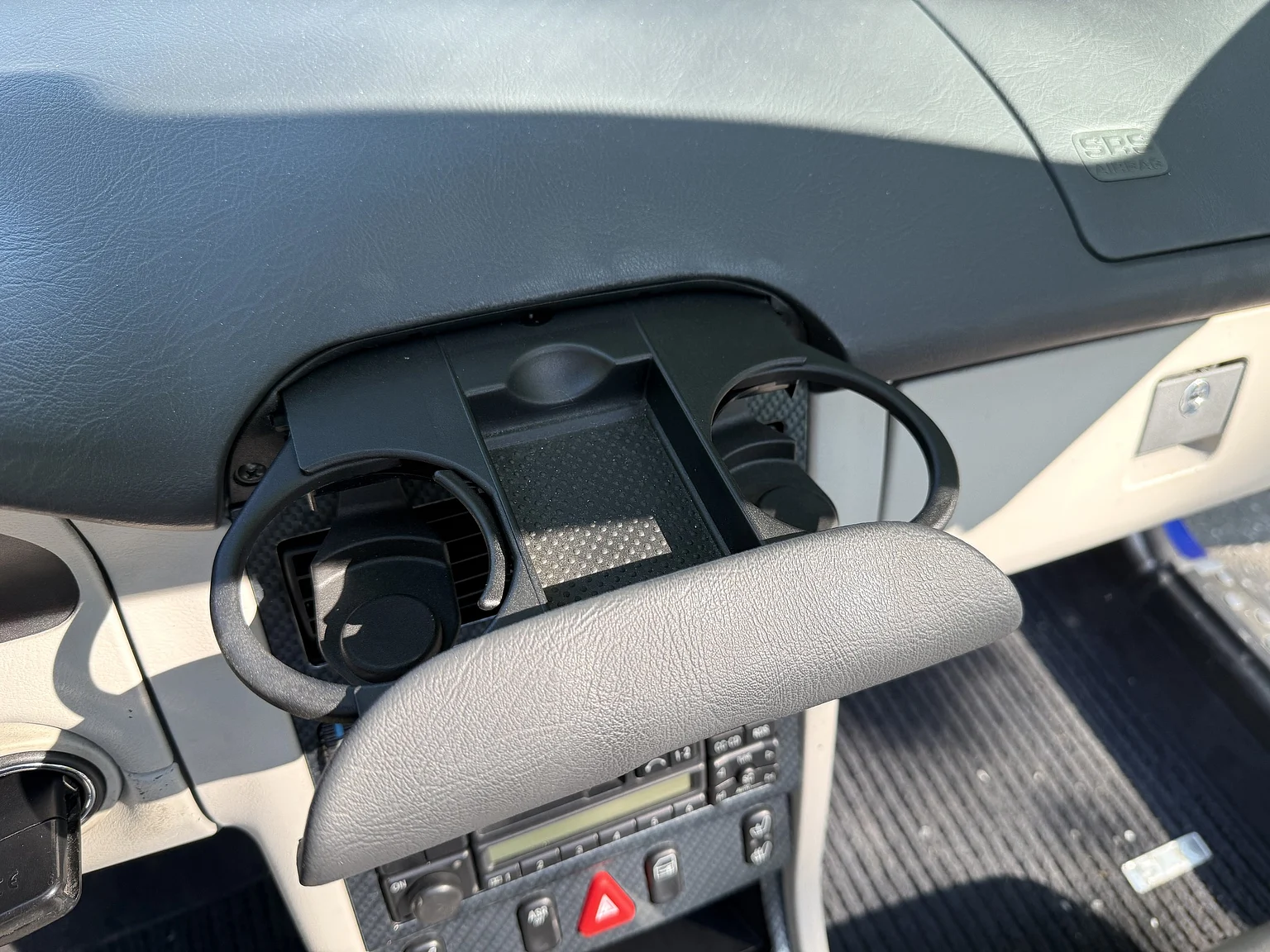 Interior image of 1997 Mercedes-Benz 230 SLK (18)