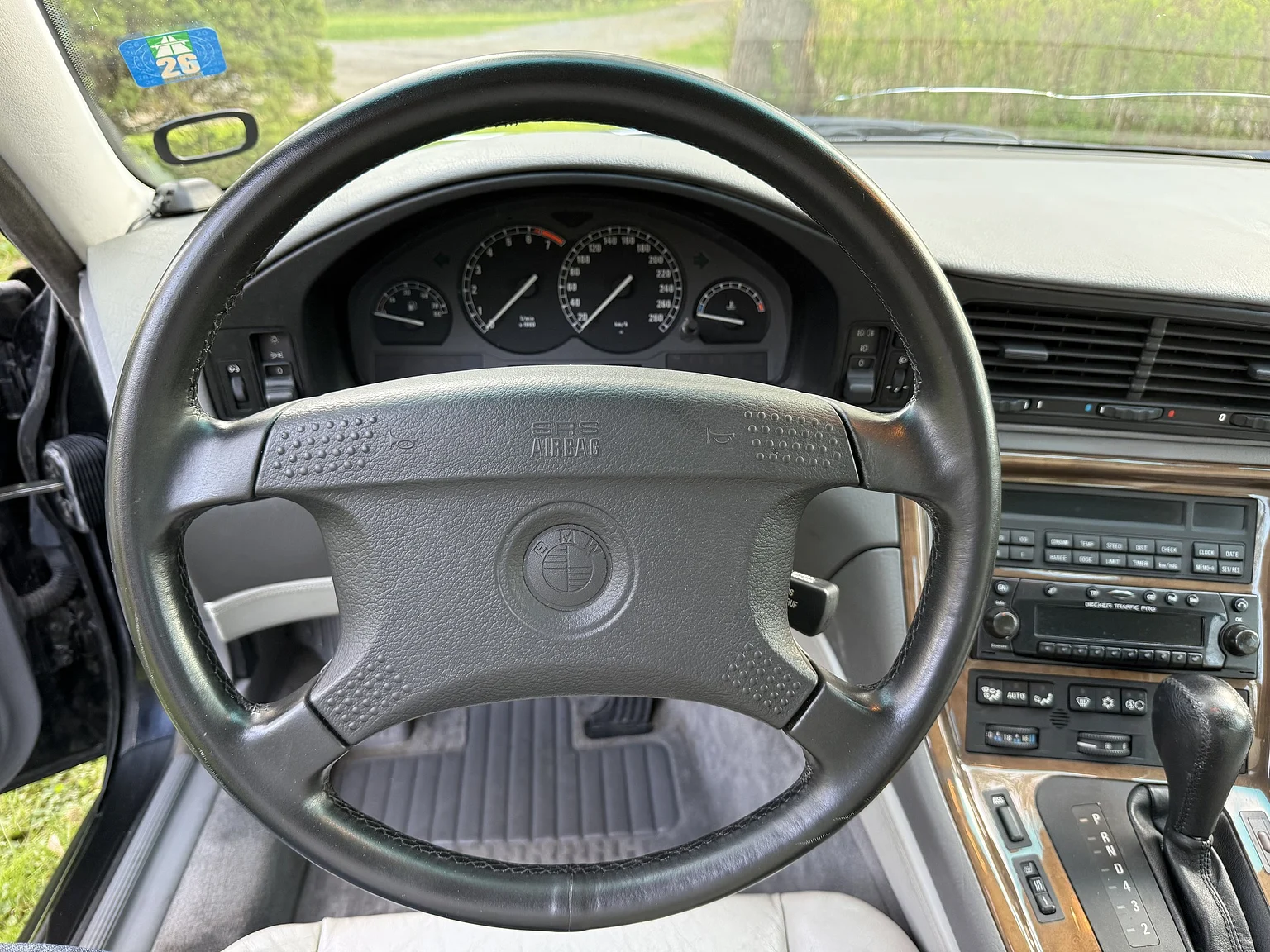 Interior image of 1994 BMW 840Ci (16)