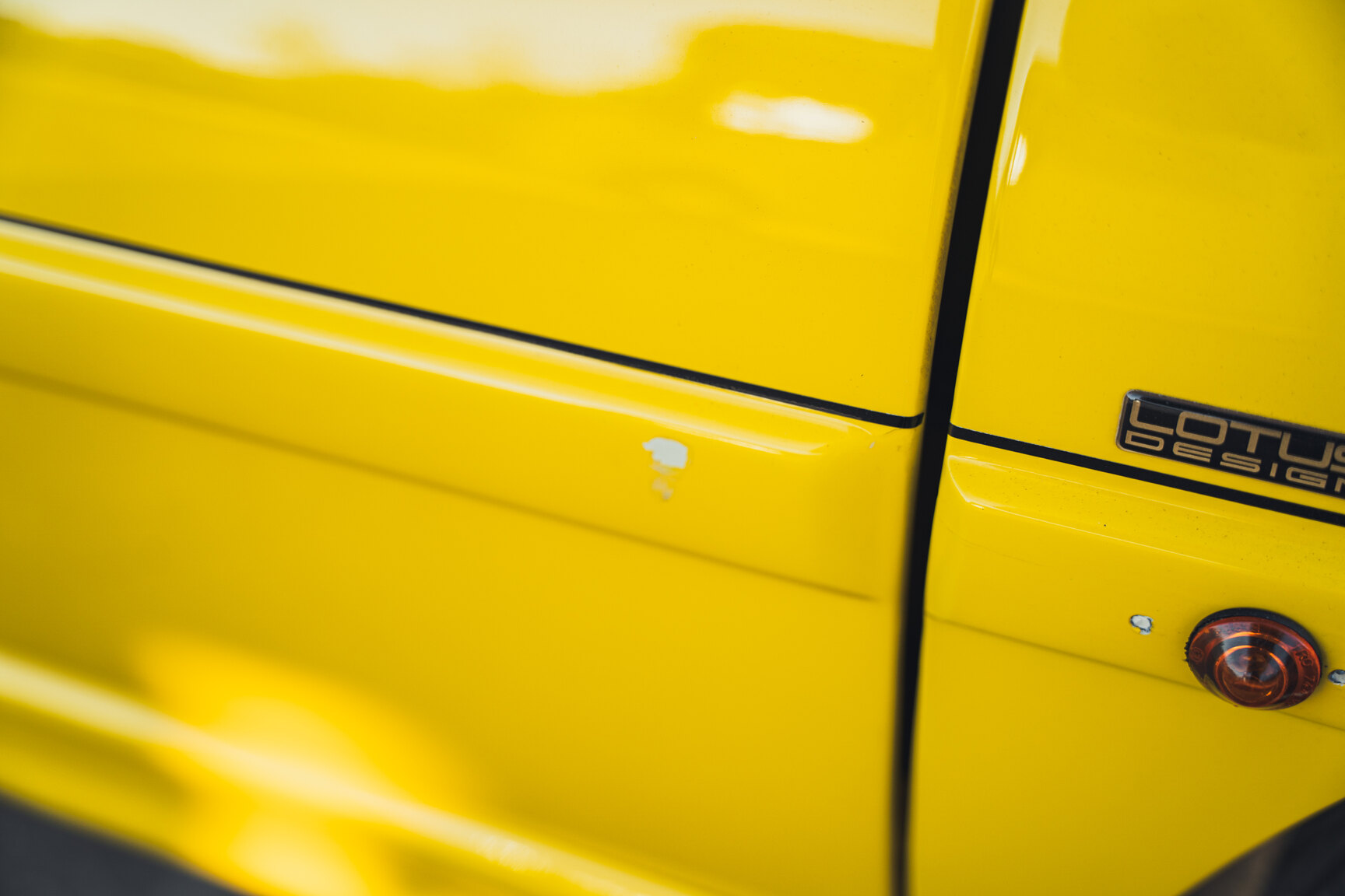 Exterior image of 1989 Lotus Esprit Turbo SE