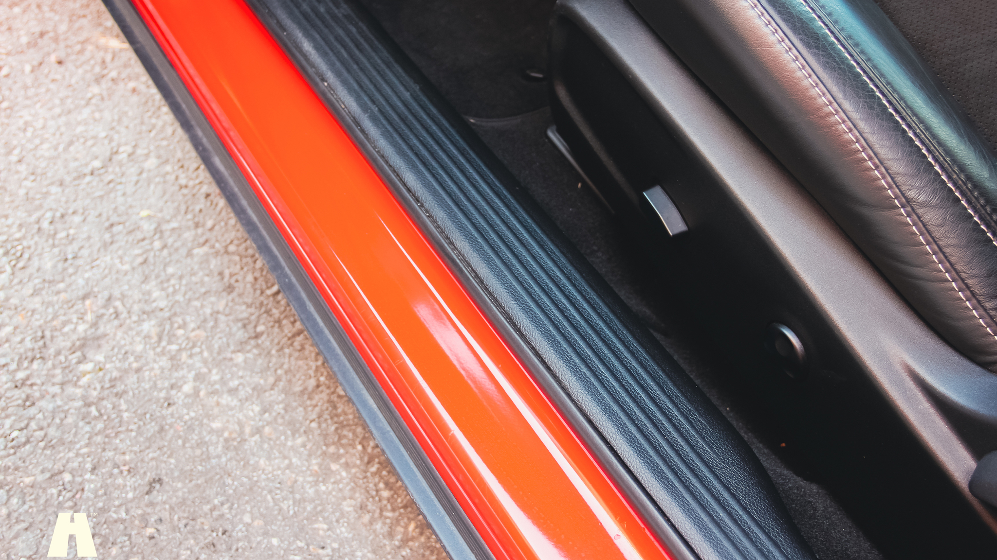 Interior image of 2019 Dodge Challenger Hellcat (7)