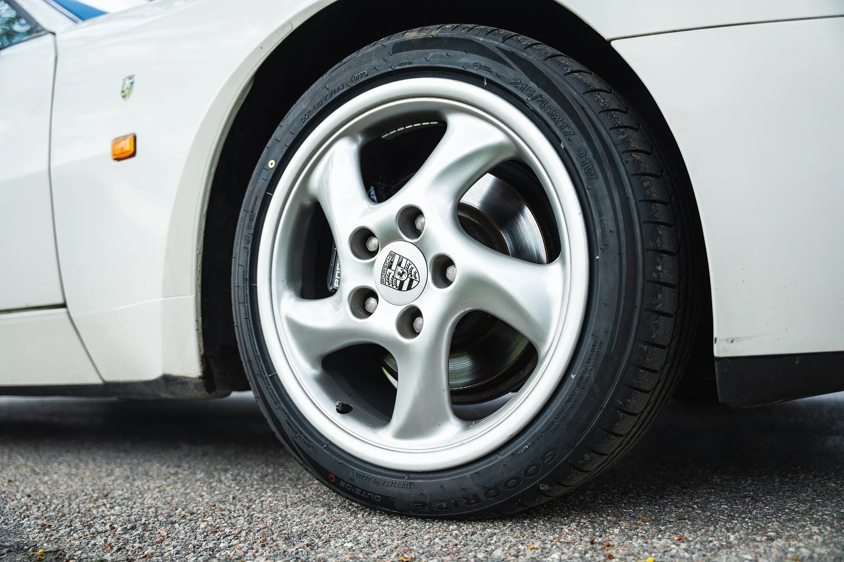 Exterior image of 1990 Porsche 944 S2 Cabriolet  (45)