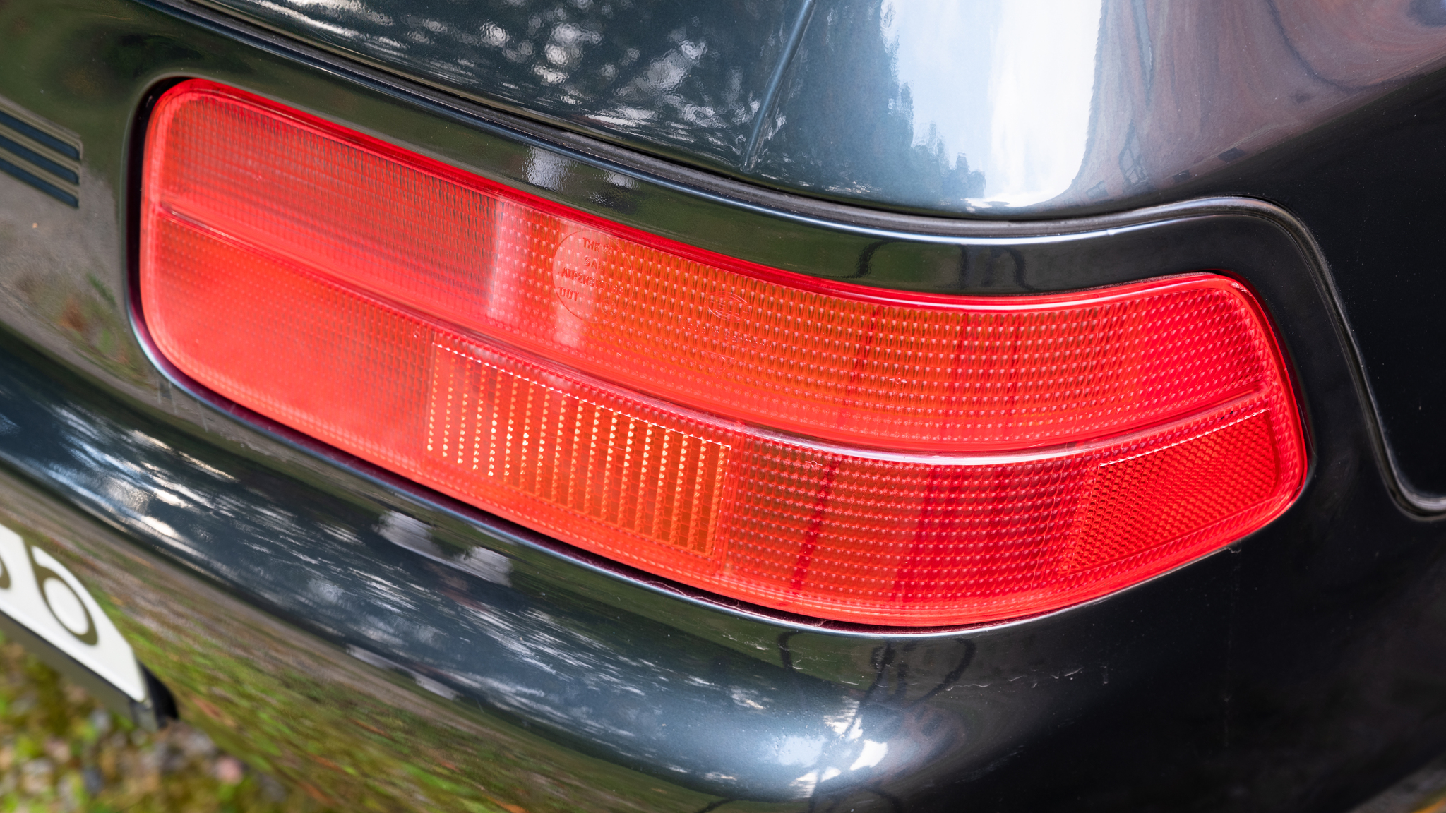 Exterior image of 1995 Porsche 968