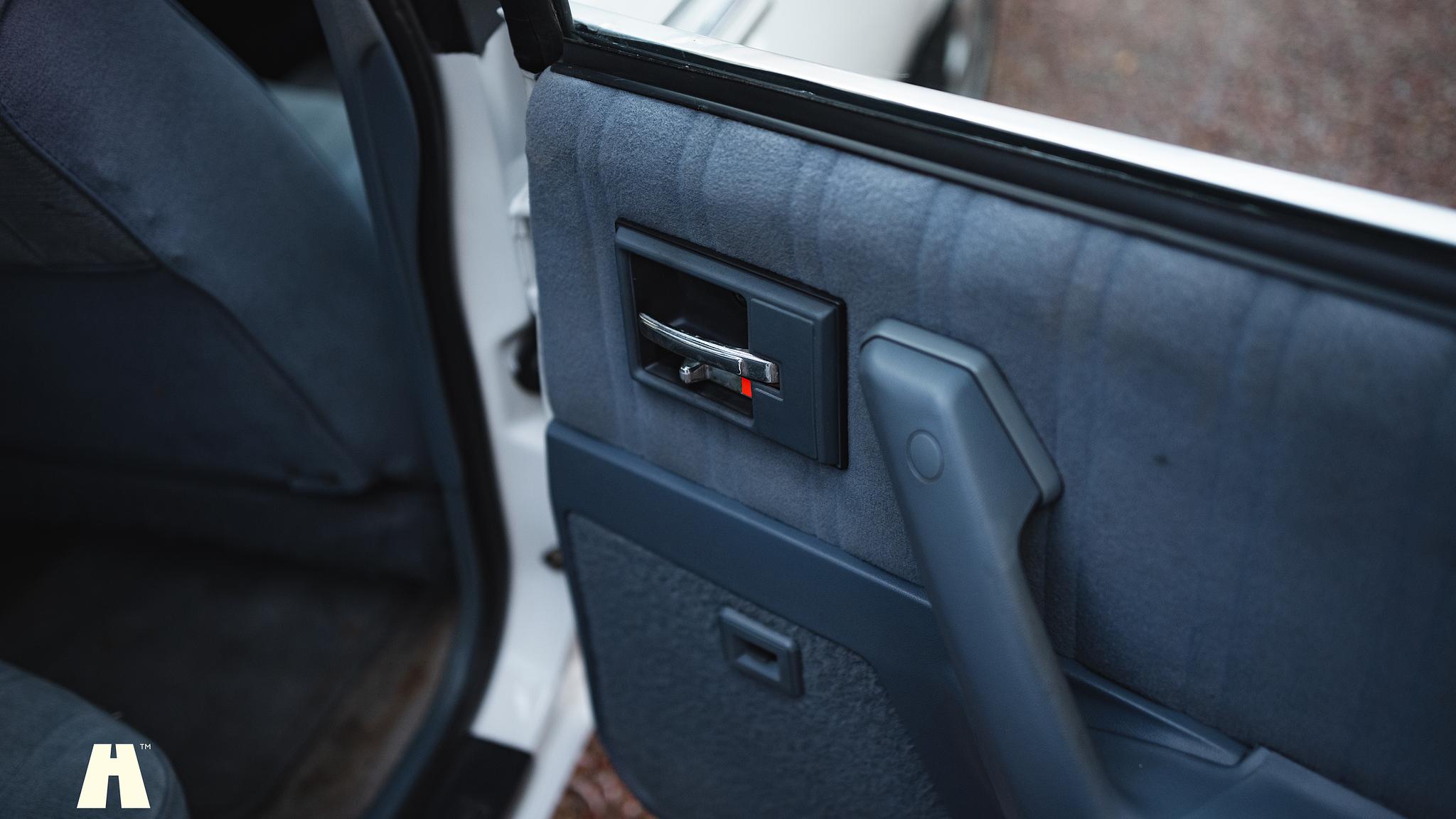 Interior image of 1994 Oldsmobile Cutlass Ciera Sedan 3.1 (18)